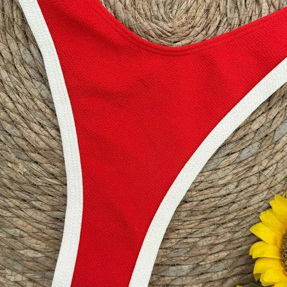 Red Sexy Women's Color Blocking Bikini Swimsuit - Picture 5 of 5